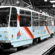Celoplošná reklama tramvaj kt8d5